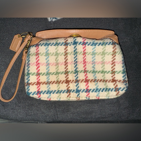 👛COACH wristlet👛 - Picture 10 of 10